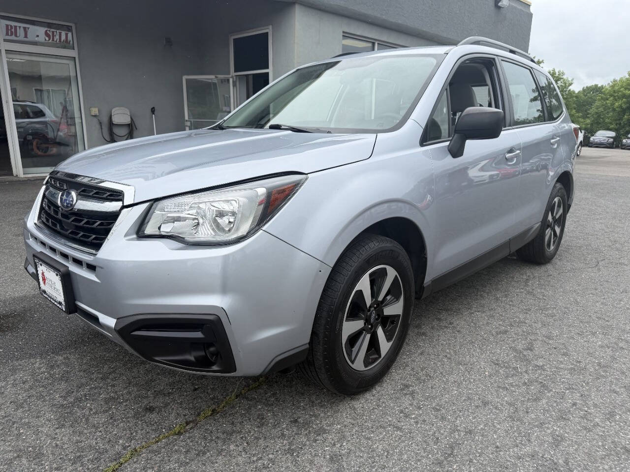 Used 2017 Subaru Forester 2.5i w/ Alloy Wheel Package AWD/4WD image 3