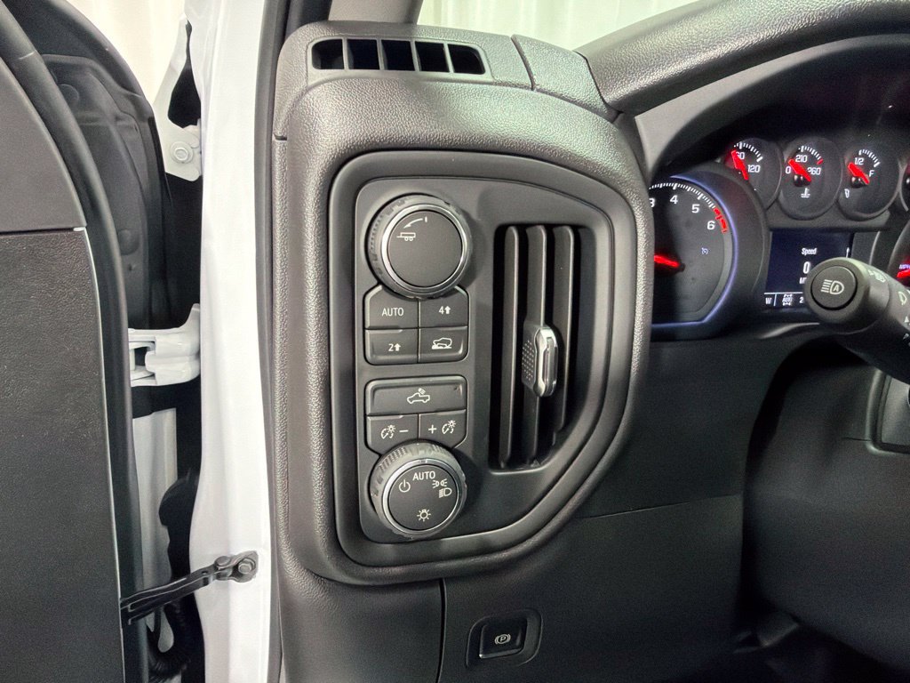 New 2026 Chevrolet Silverado 1500 Custom AWD/4WD image 17