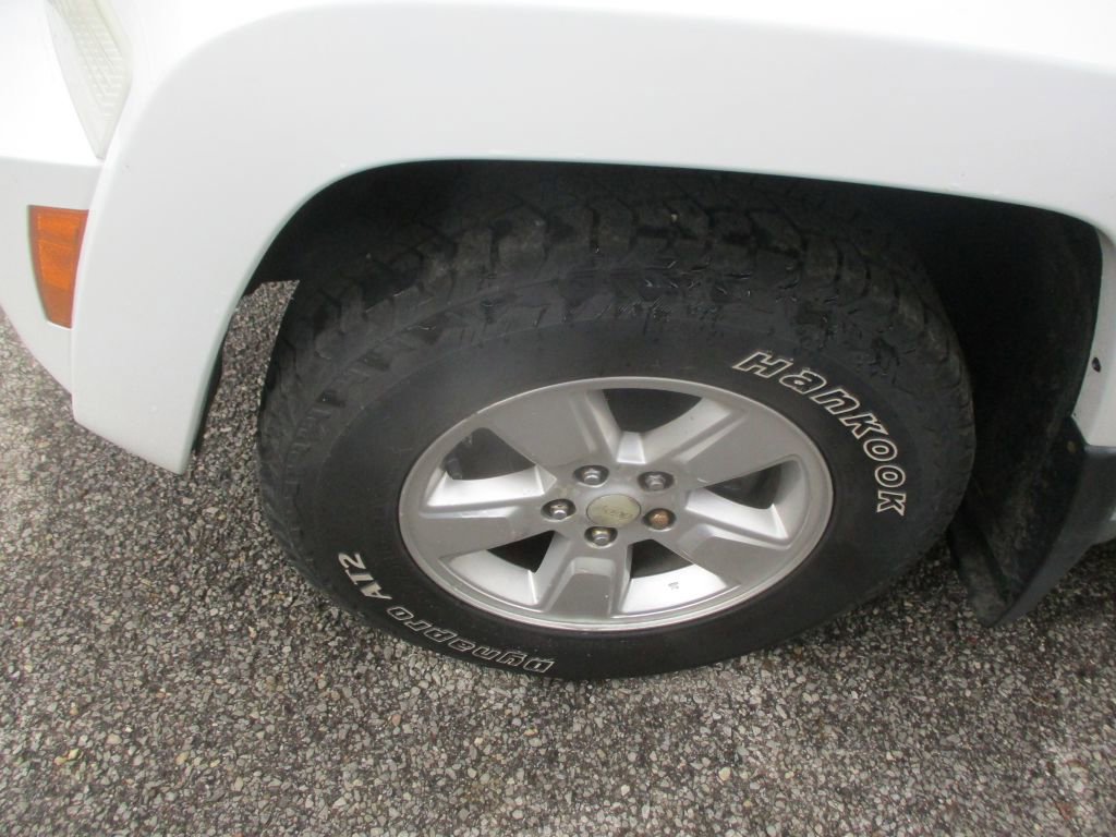 Used 2011 Jeep Liberty Sport w/ Popular Equipment Group image 3