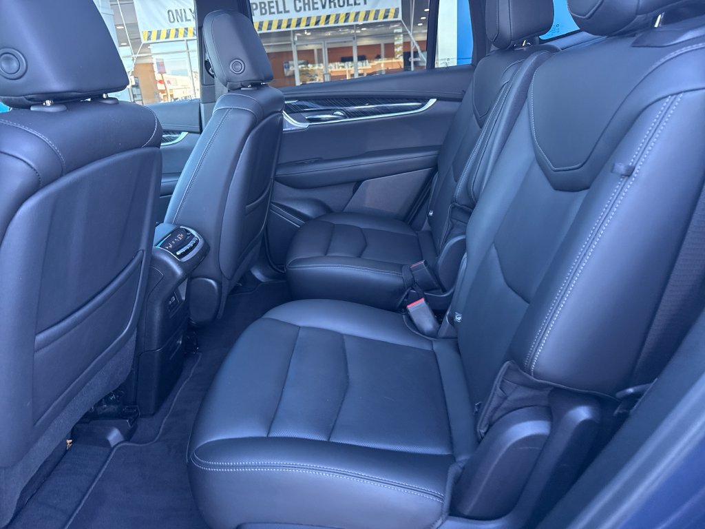 Used 2025 Cadillac XT6 Premium Luxury FWD image 39