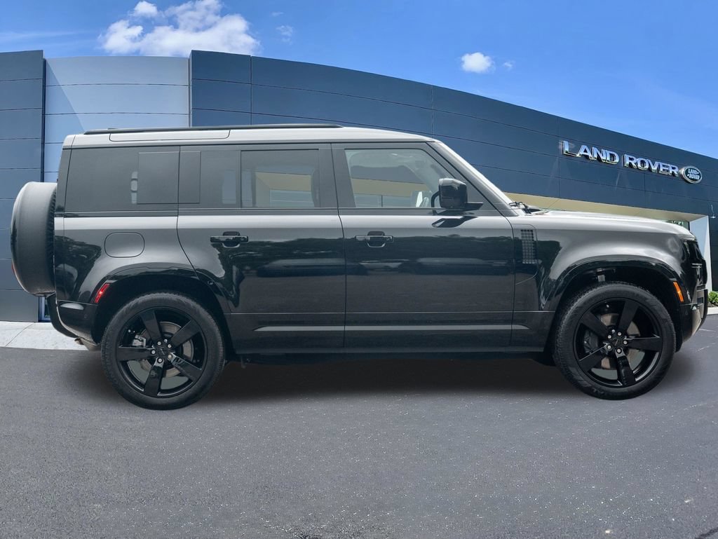 Used 2026 Land Rover Defender 110 X-Dynamic SE AWD/4WD image 8