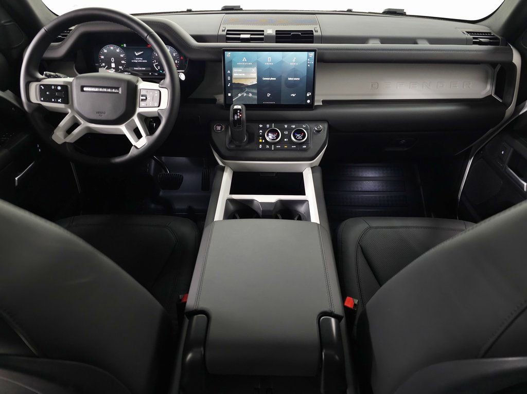 Used 2025 Land Rover Defender 110 S image 14
