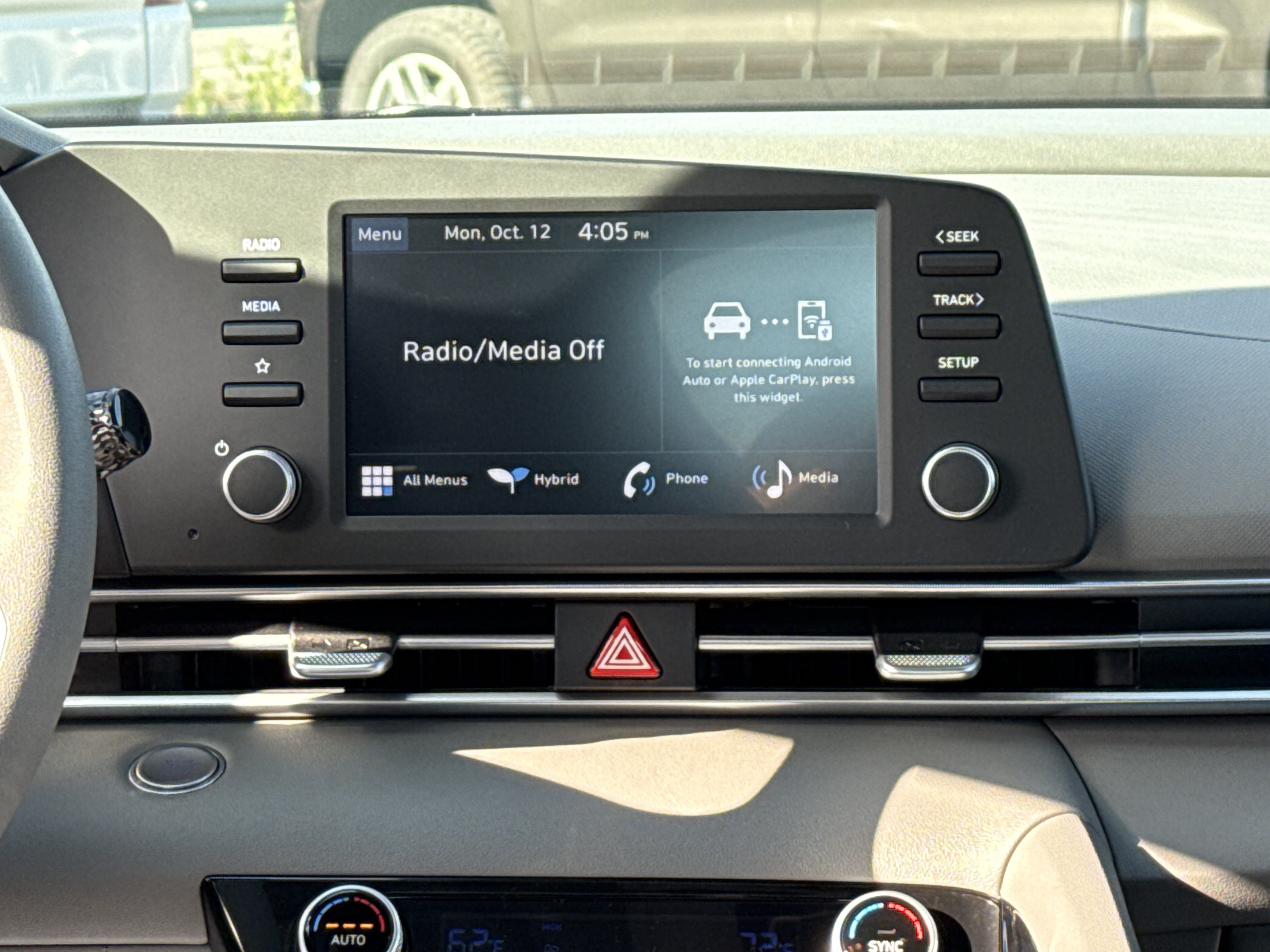 New 2026 Hyundai Elantra Hybrid FWD image 24