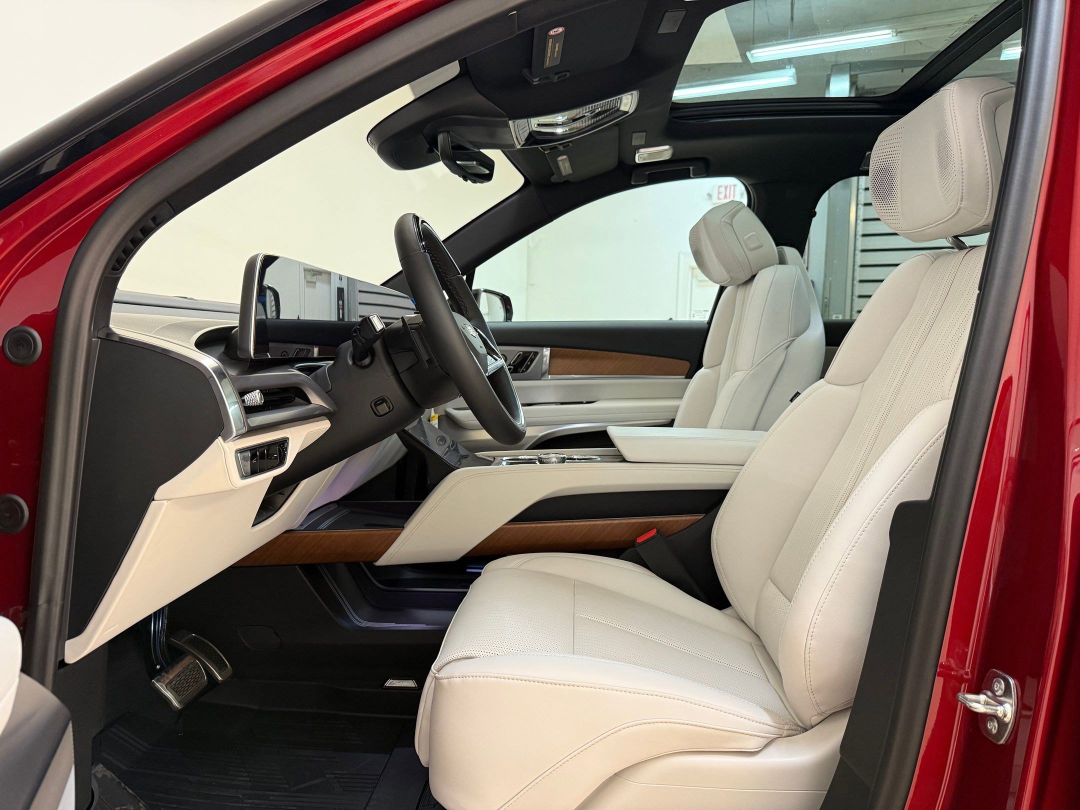 New 2026 Cadillac Vistiq Sport image 5