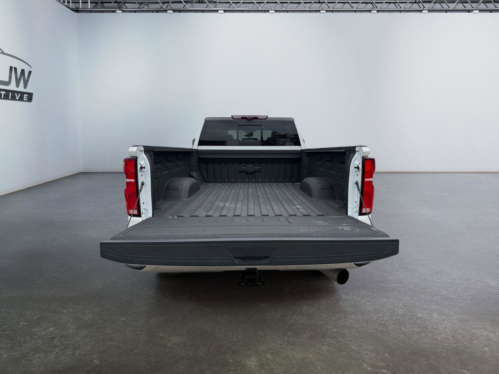 Used 2024 Chevrolet Silverado 2500 LTZ w/ LTZ Convenience Package AWD/4WD image 22