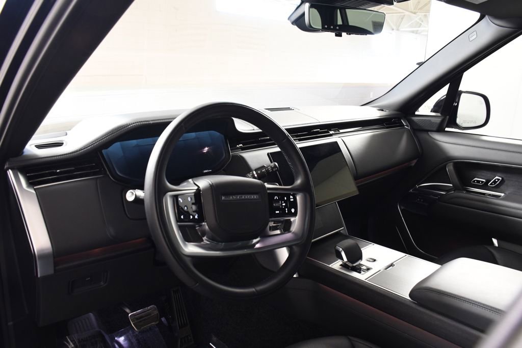 Used 2025 Land Rover Range Rover Long Wheelbase Autobiography AWD/4WD image 12