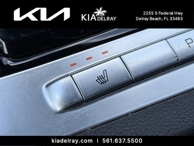 Certified 2024 Kia Carnival EX FWD image 23