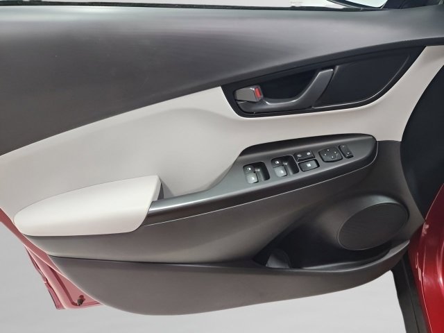 Used 2023 Hyundai Kona SEL image 22