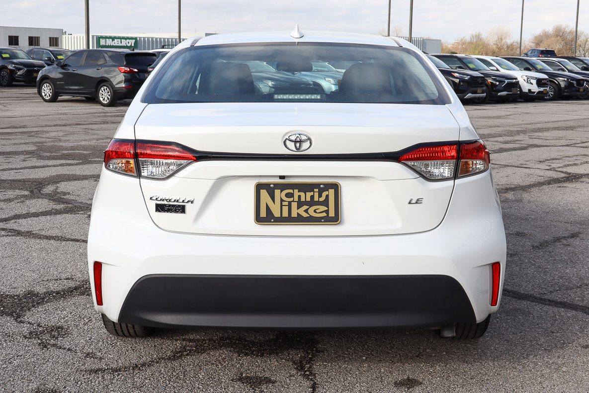 Used 2025 Toyota Corolla LE FWD image 5