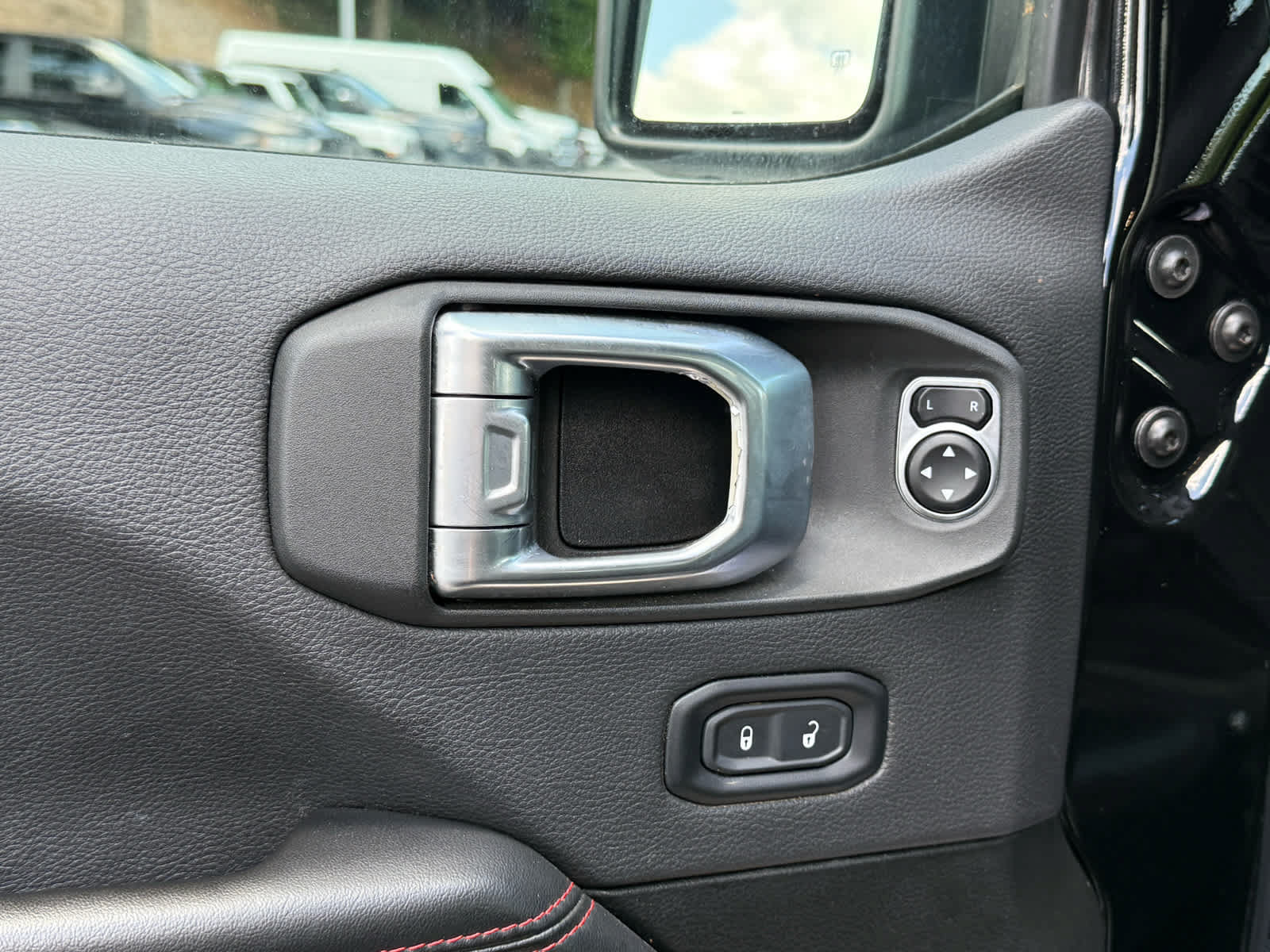 Used 2024 Jeep Wrangler Unlimited Rubicon AWD/4WD image 13
