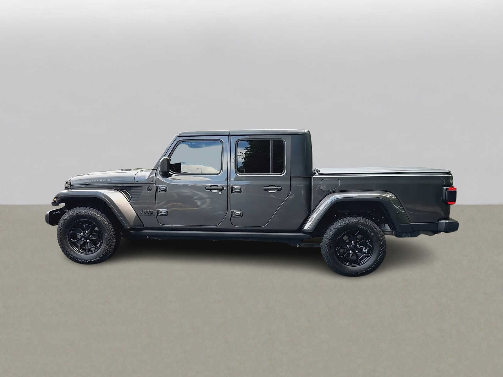 Used 2021 Jeep Gladiator Sport AWD/4WD image 5