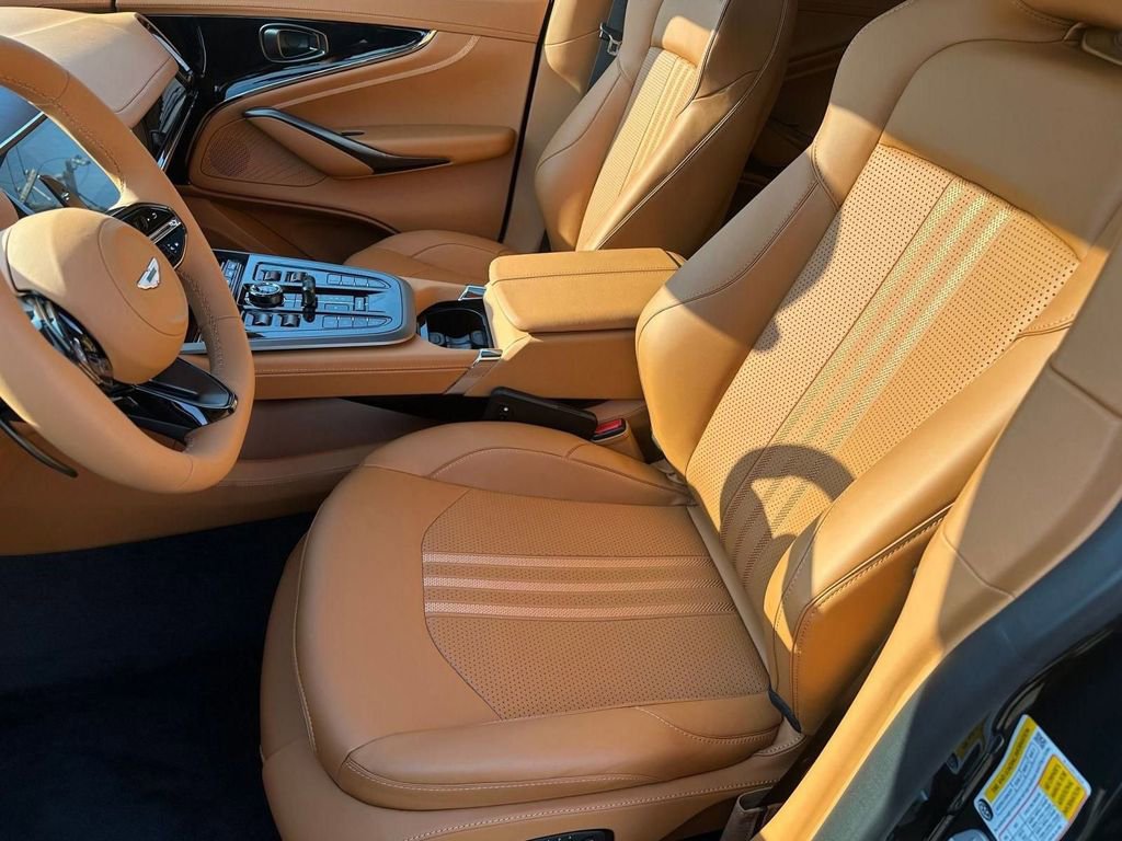 New 2026 Aston Martin DBX 707 image 6