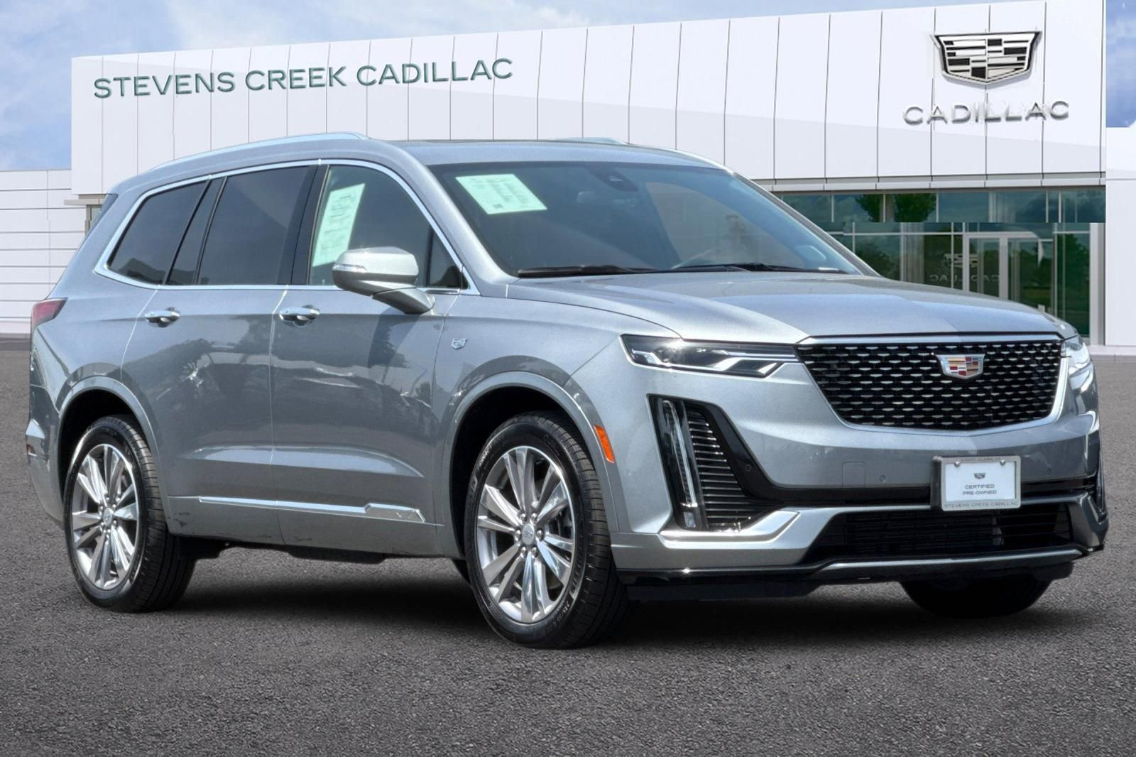 Certified 2025 Cadillac XT6 Premium Luxury FWD image 1