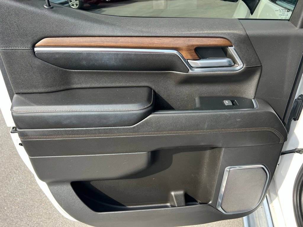 Used 2023 Chevrolet Silverado 1500 High Country w/ Technology Package image 19