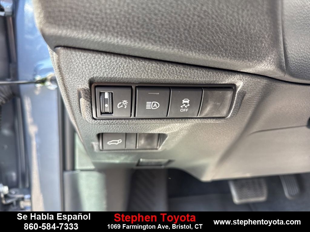 Used 2026 Toyota Corolla Cross XLE AWD/4WD image 14