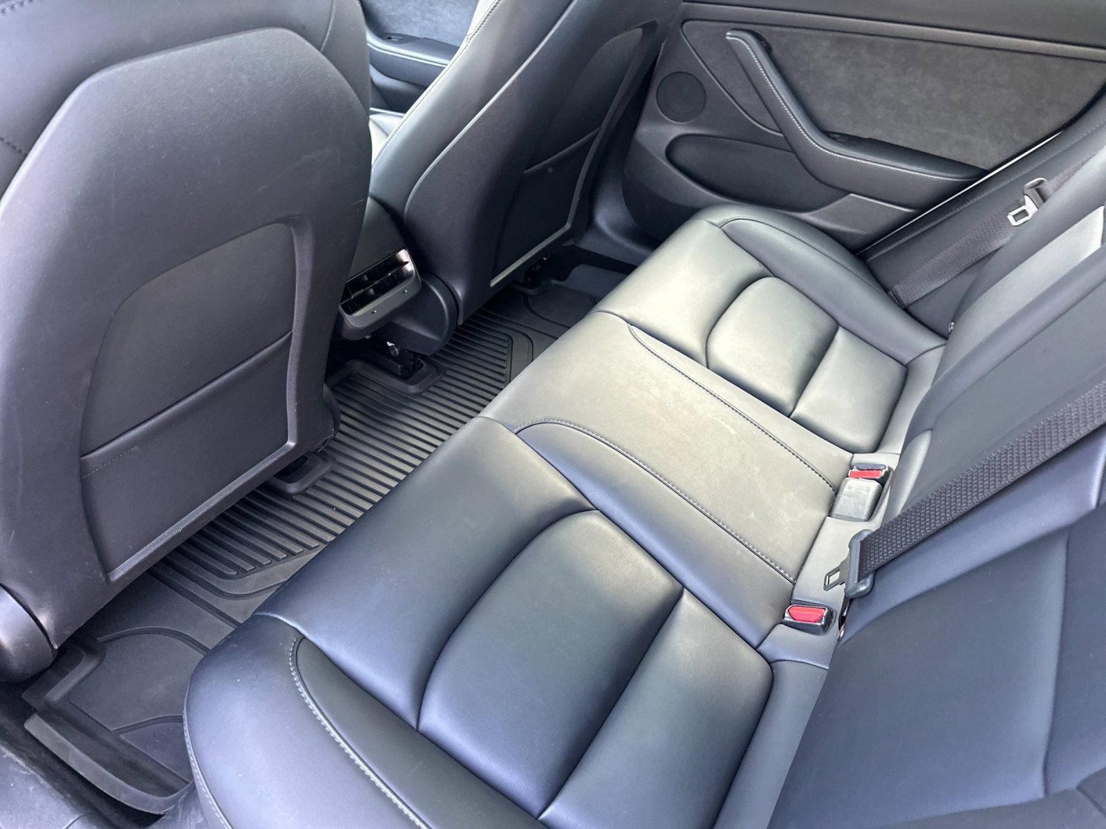 Used 2023 Tesla Model 3 Standard Range image 11