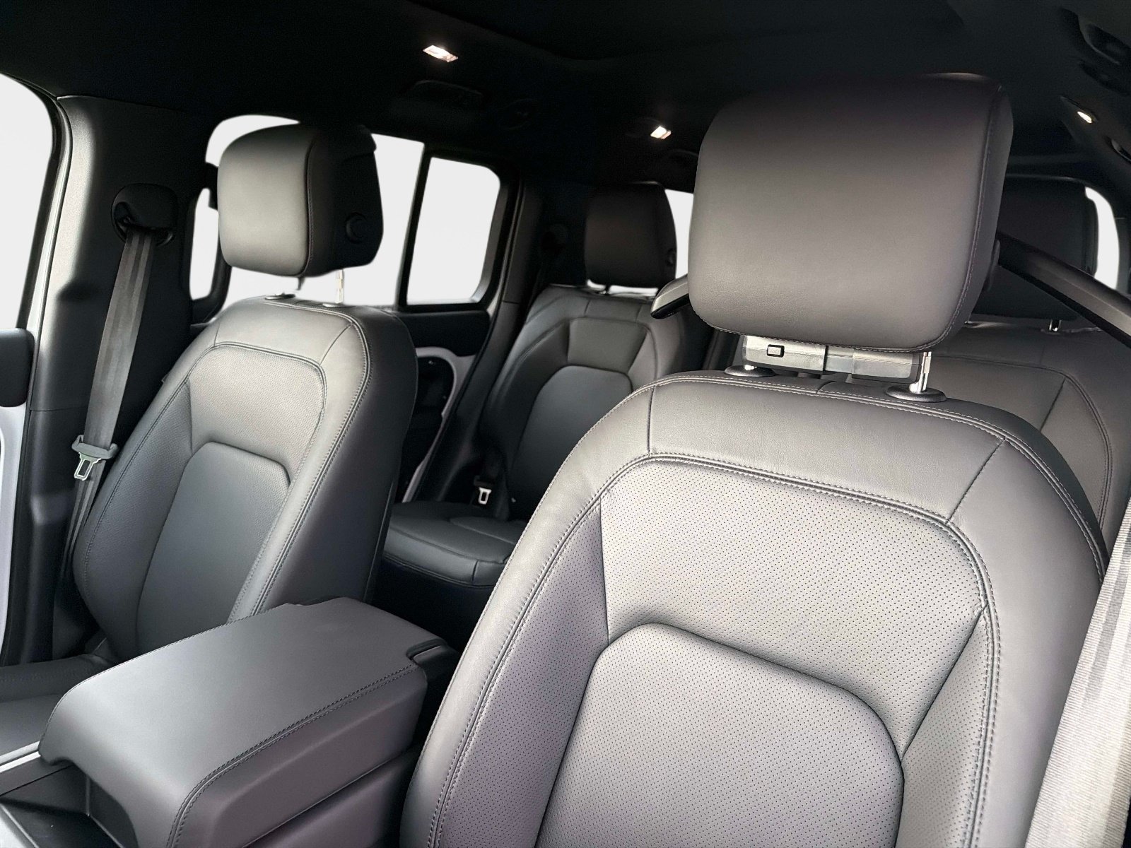 New 2026 Land Rover Defender 130 S AWD/4WD image 21