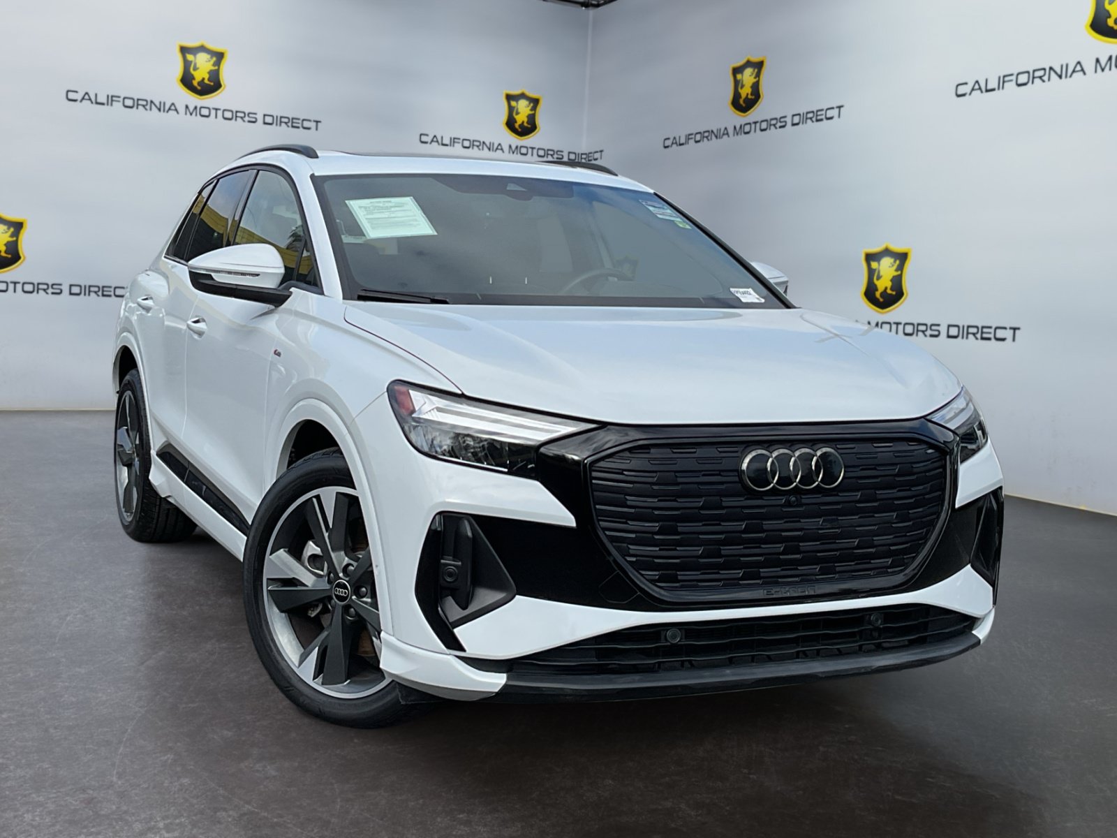 Used 2024 Audi Q4 e-tron Premium Plus w/ Premium Plus AWD/4WD image 3