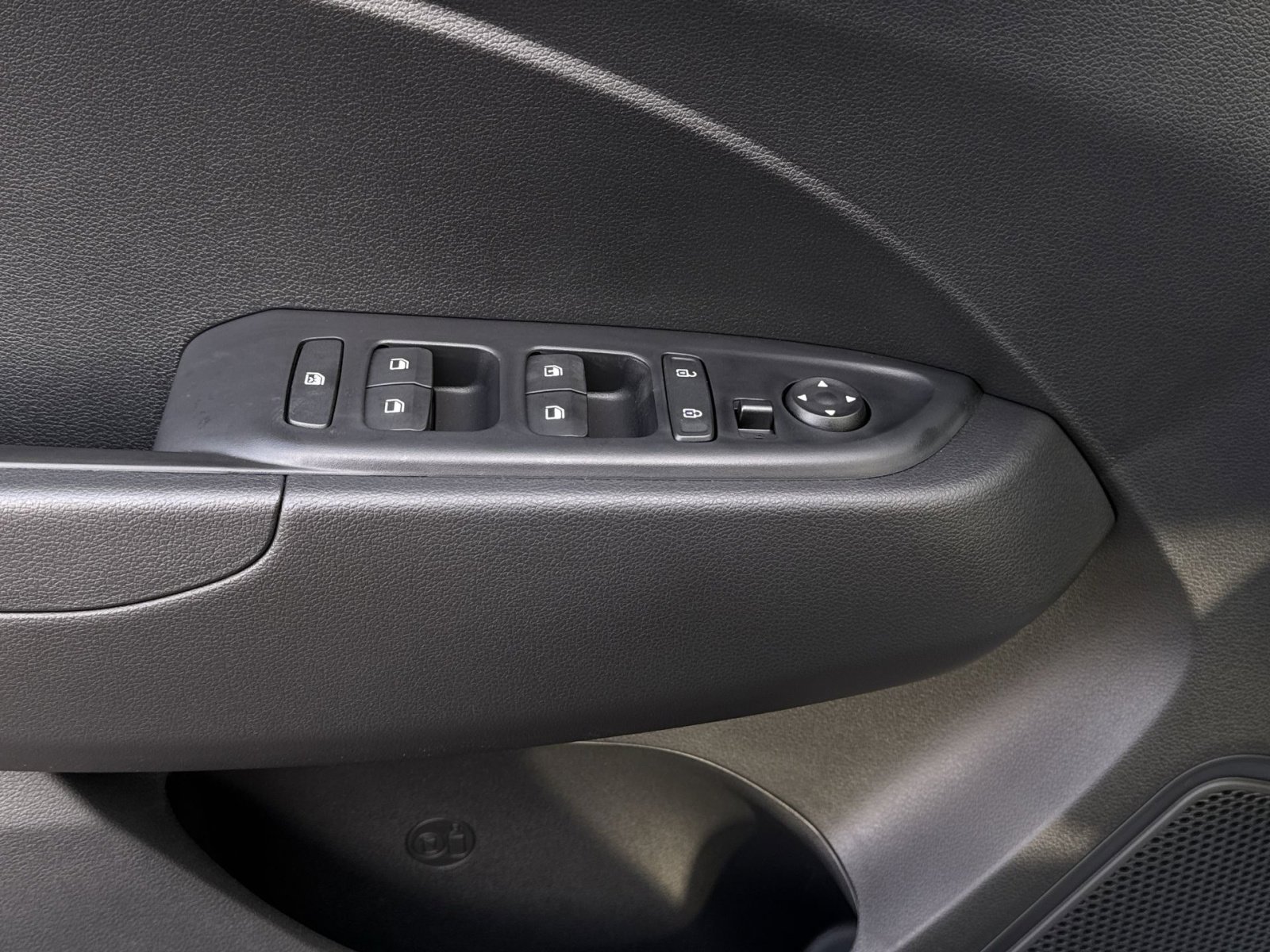 New 2026 Hyundai Venue SE image 15