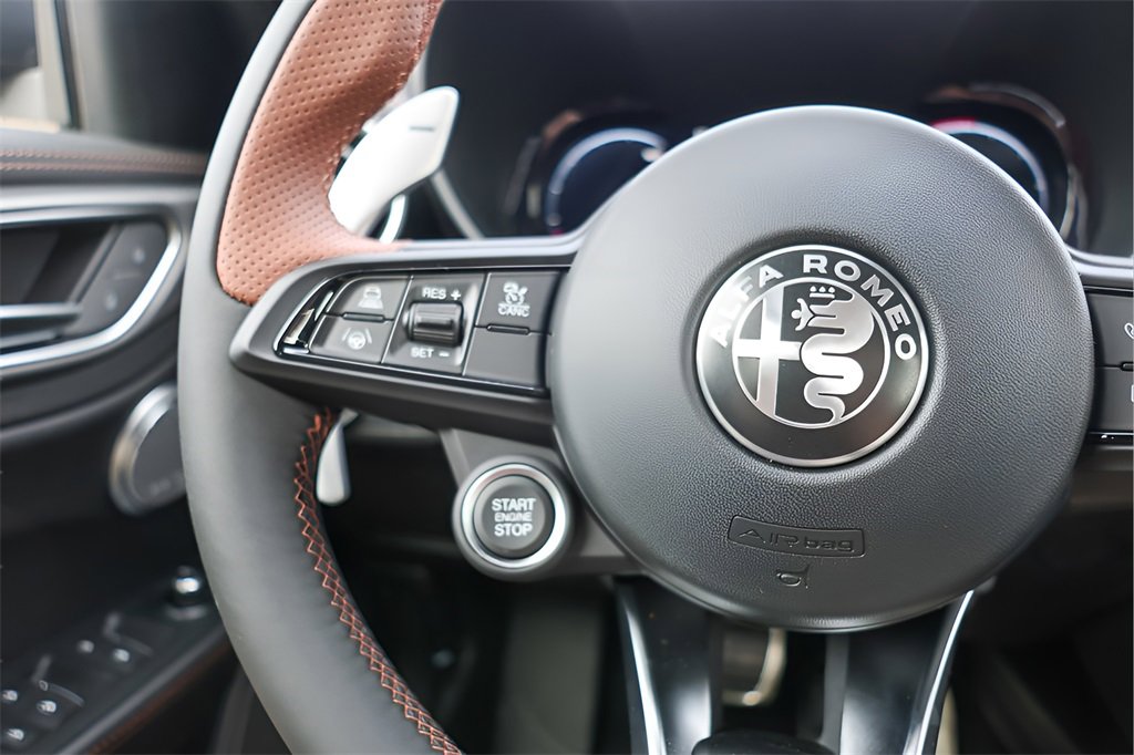 New 2025 Alfa Romeo Giulia w/ Driving Assist Package image 12