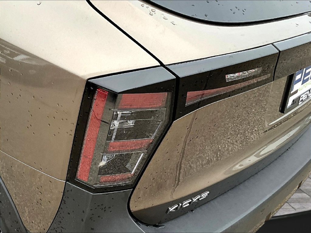 New 2026 Nissan Kicks SV w/ SV Premium Package AWD/4WD image 30