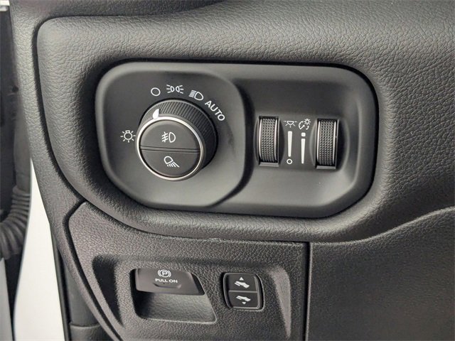 Used 2025 RAM 1500 Laramie image 15