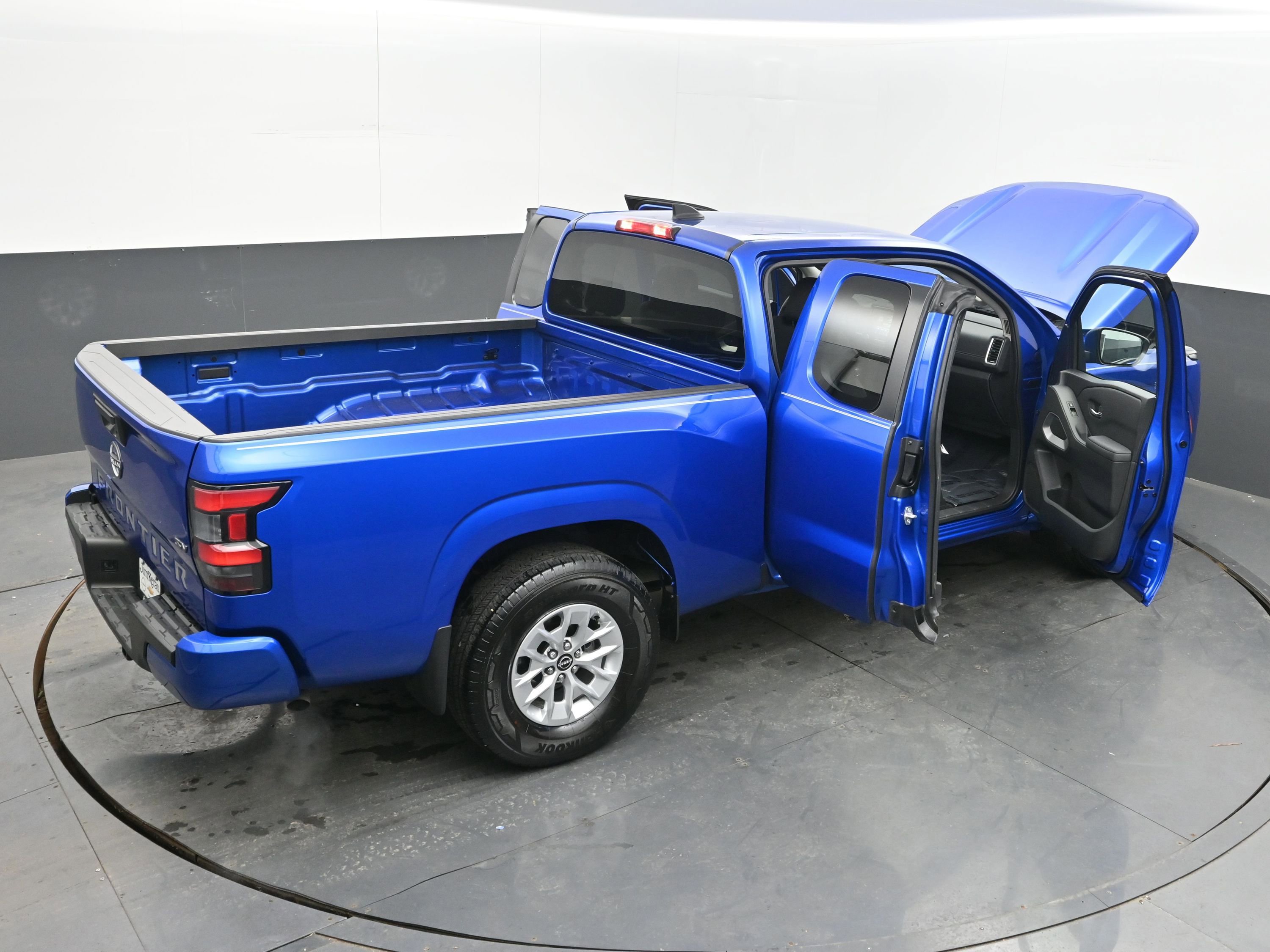 Certified 2024 Nissan Frontier SV image 45