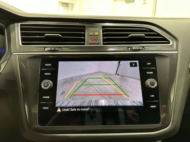 Used 2024 Volkswagen Tiguan SE FWD image 33