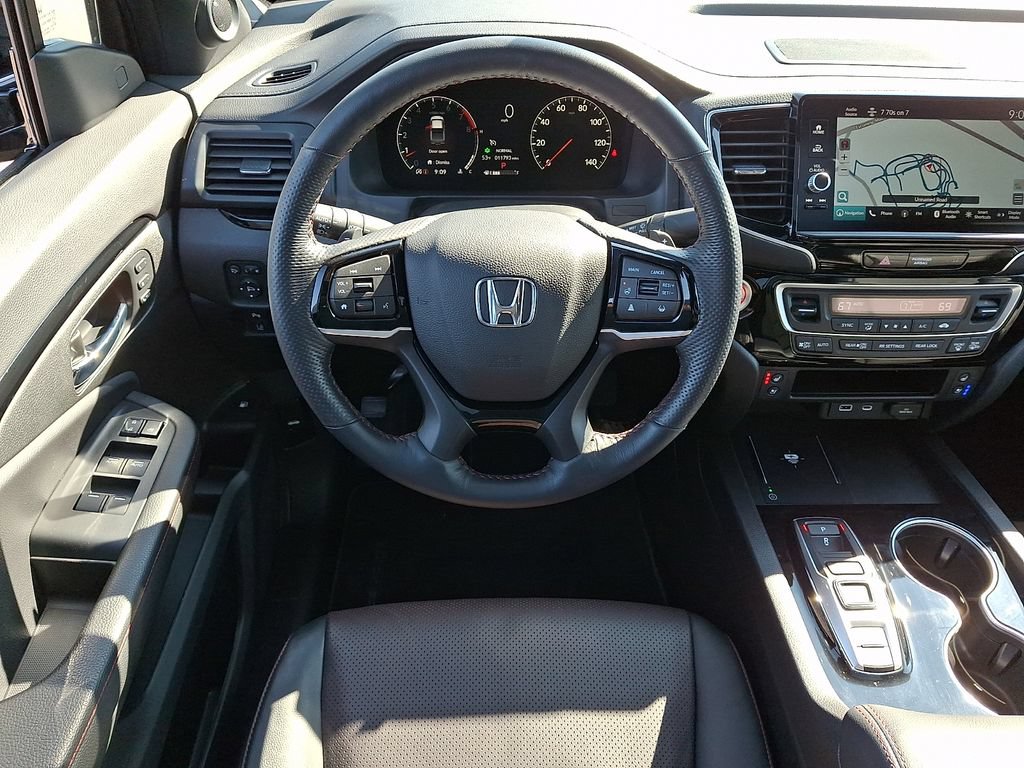 Used 2025 Honda Ridgeline Black Edition image 2