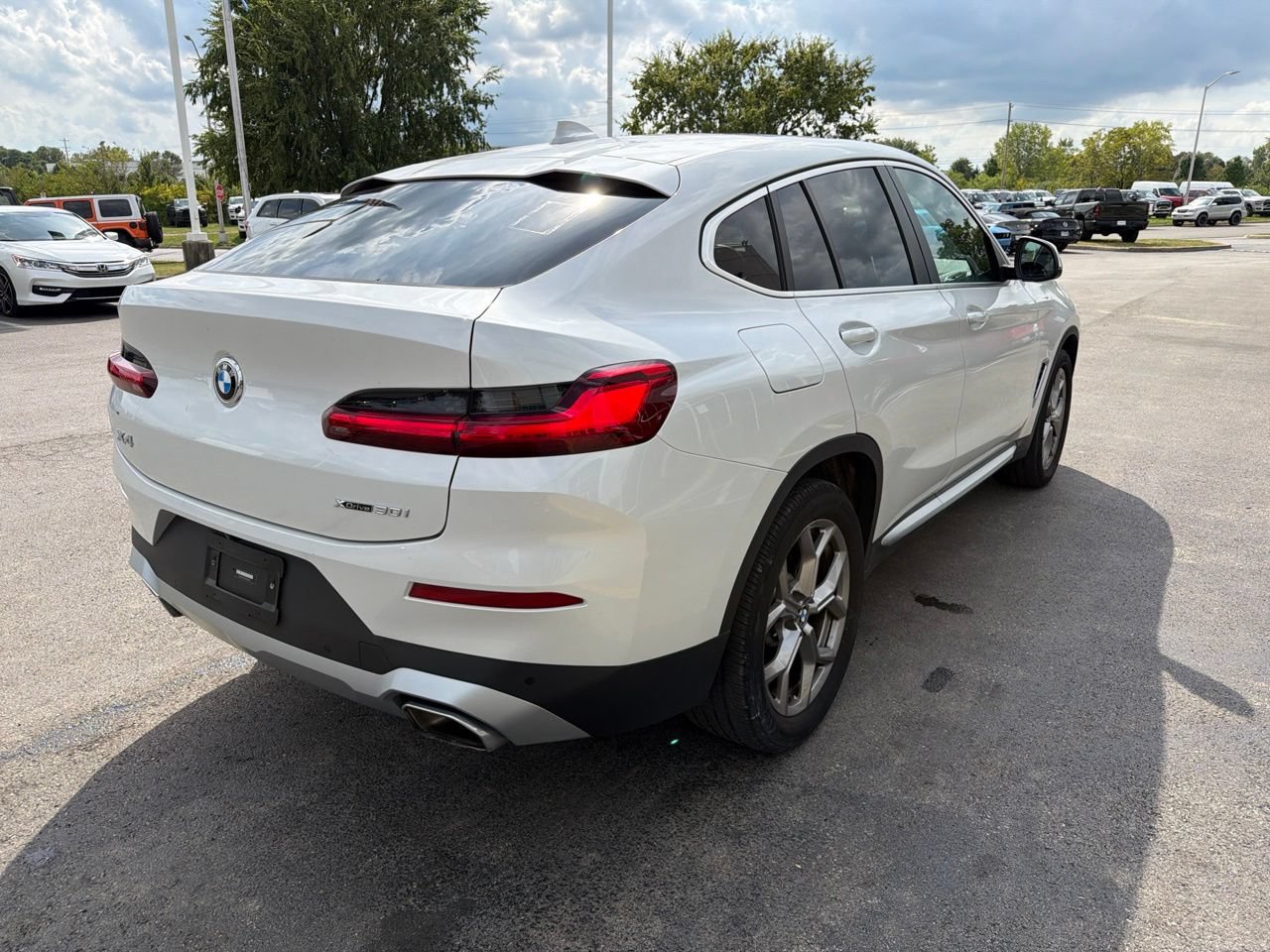 Used 2022 BMW X4 xDrive30i AWD/4WD image 9