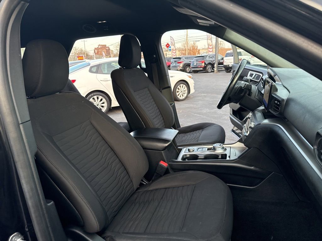 Used 2020 Ford Explorer XLT AWD/4WD image 33