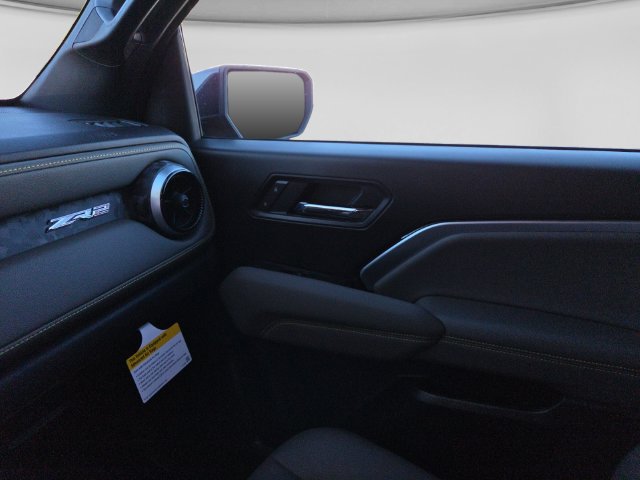 Used 2026 Chevrolet Colorado ZR2 w/ Technology Package AWD/4WD image 21