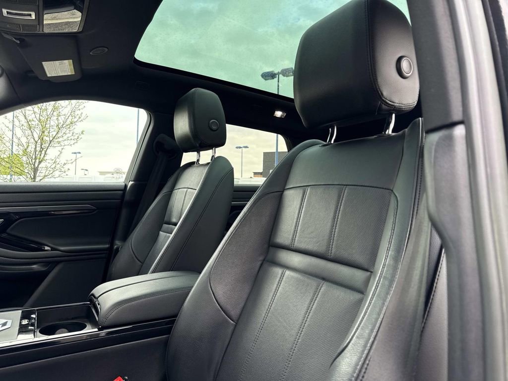 Used 2023 Land Rover Range Rover Evoque R-Dynamic S image 20