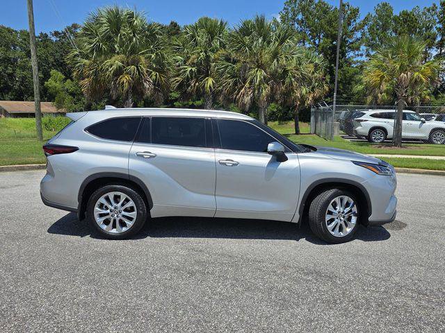 Certified 2024 Toyota Highlander Limited FWD image 41