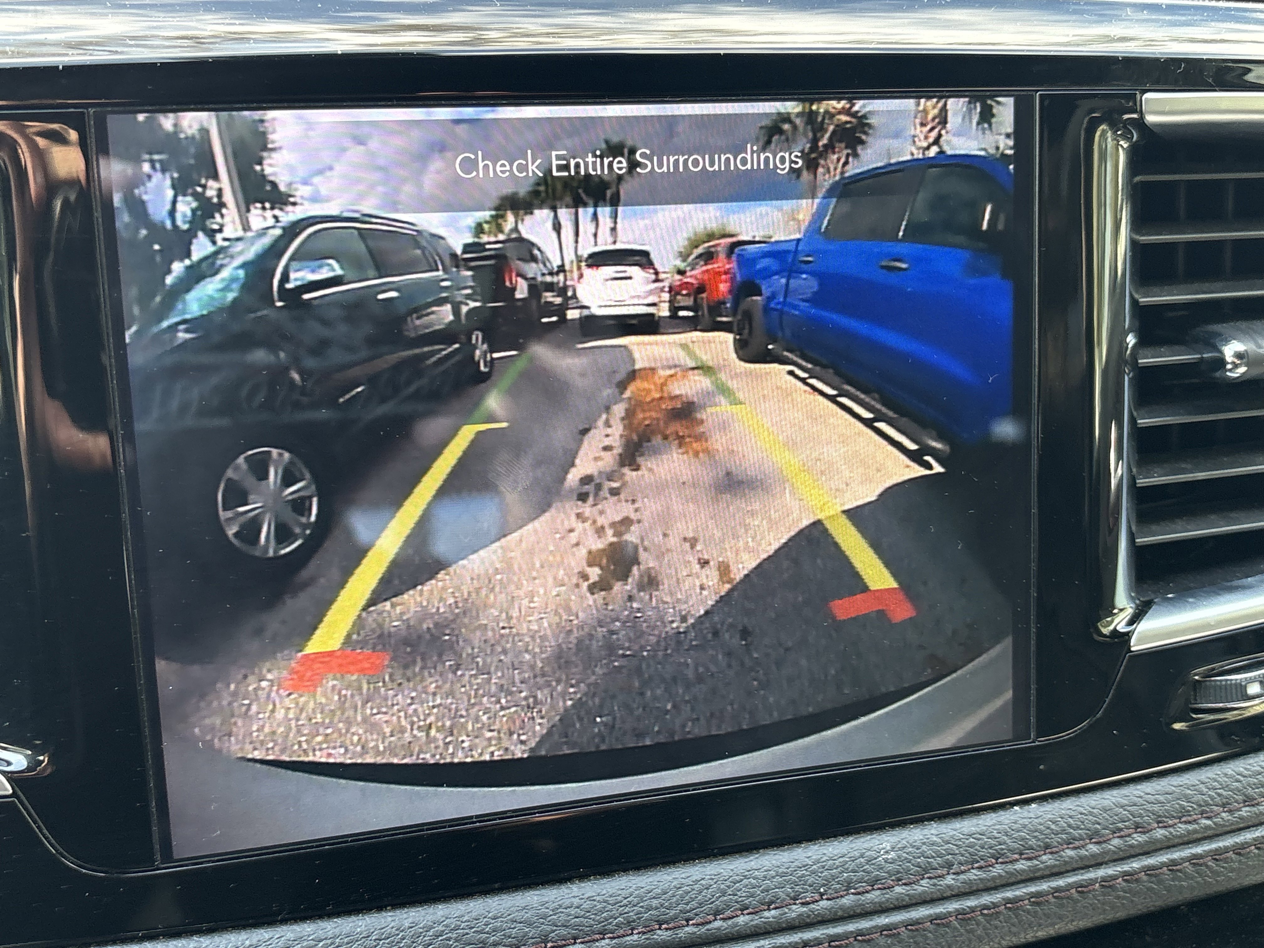 Used 2020 Chrysler Pacifica Limited image 12