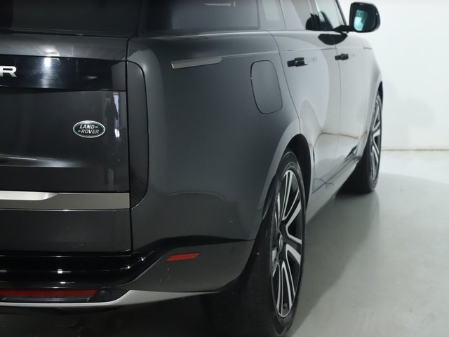 Used 2023 Land Rover Range Rover SE AWD/4WD image 8