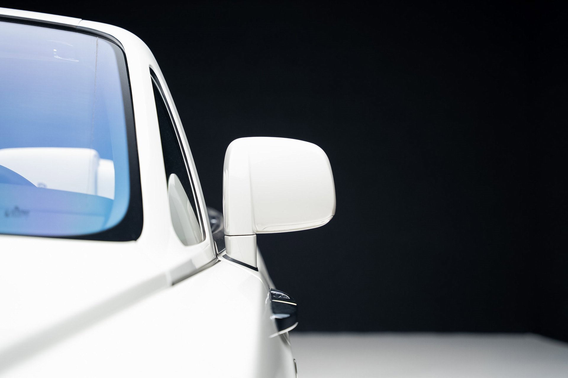 Used 2013 Rolls-Royce Phantom Drophead Coupe image 18