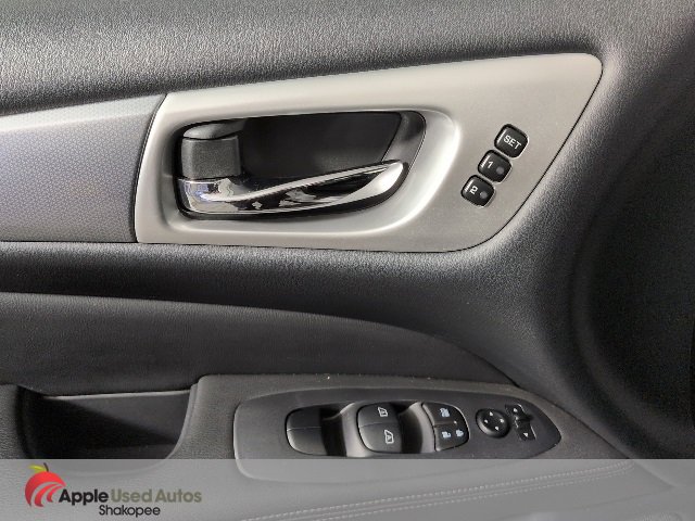 Used 2019 Nissan Pathfinder SL image 14