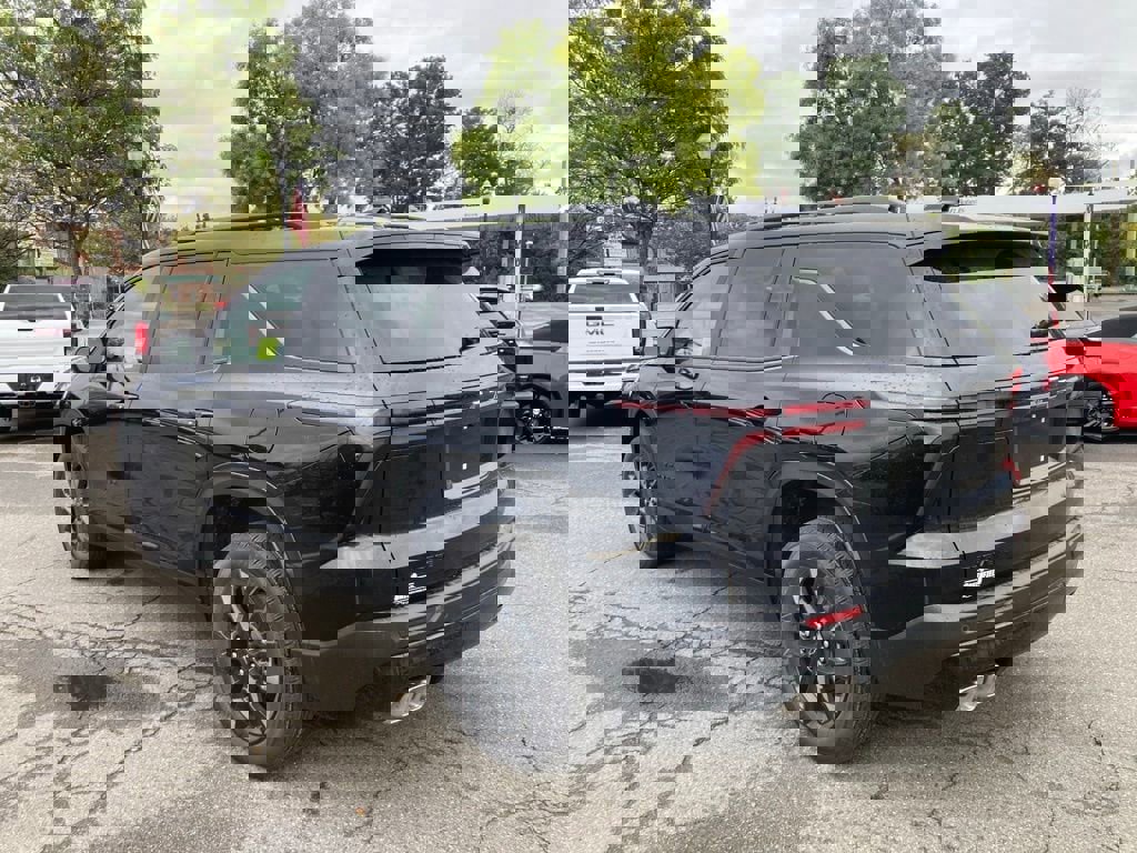 New 2026 Chevrolet Traverse LT w/ Midnight/Sport Edition image 5