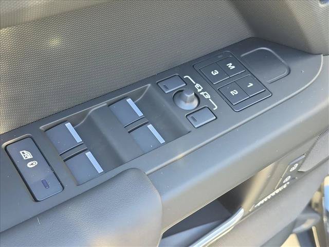 New 2026 Land Rover Defender 110 X-Dynamic SE AWD/4WD image 10