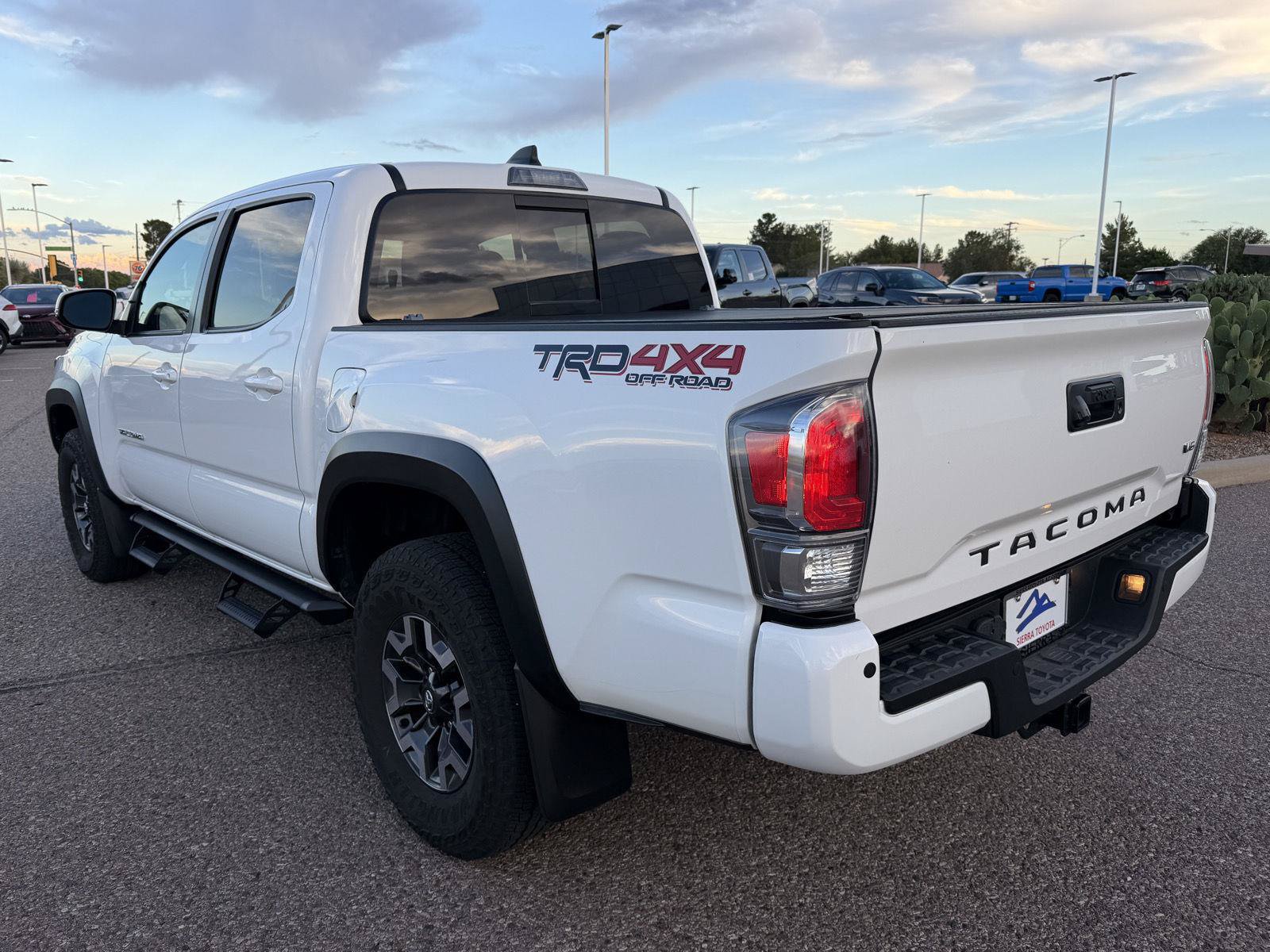 Used 2023 Toyota Tacoma TRD Off-Road w/ TRD Premium Off Road Package AWD/4WD image 3