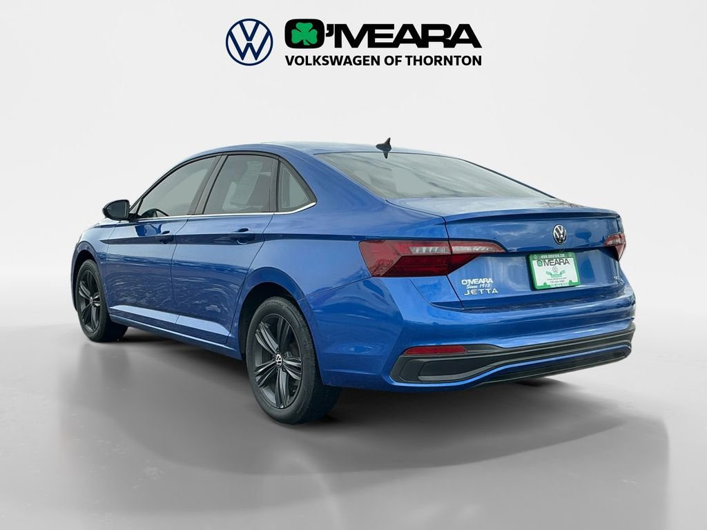 Used 2022 Volkswagen Jetta SE w/ Panoramic Sunroof Package image 3