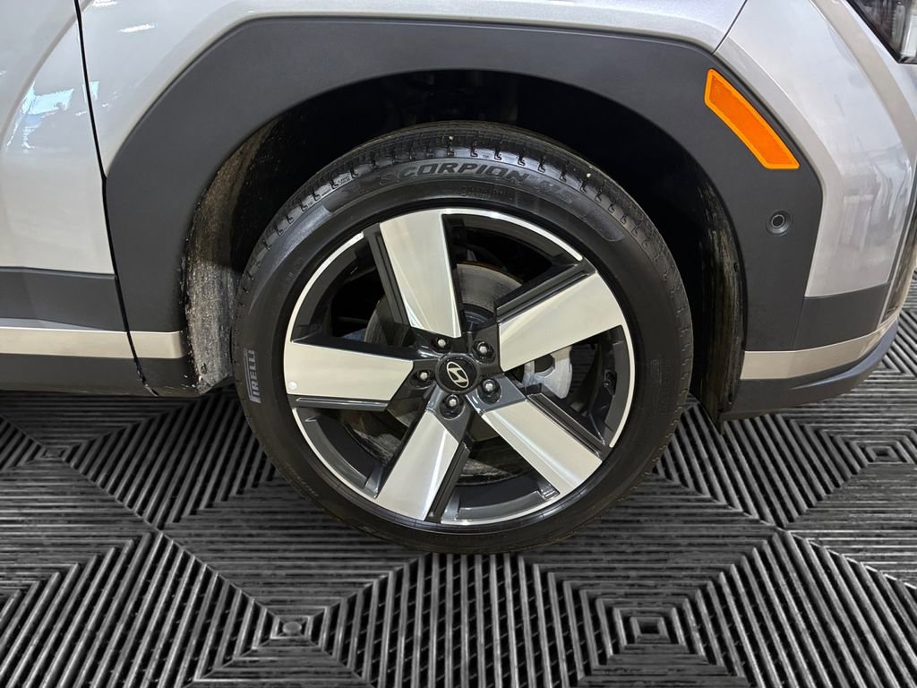 Used 2025 Hyundai Santa Fe Limited image 17
