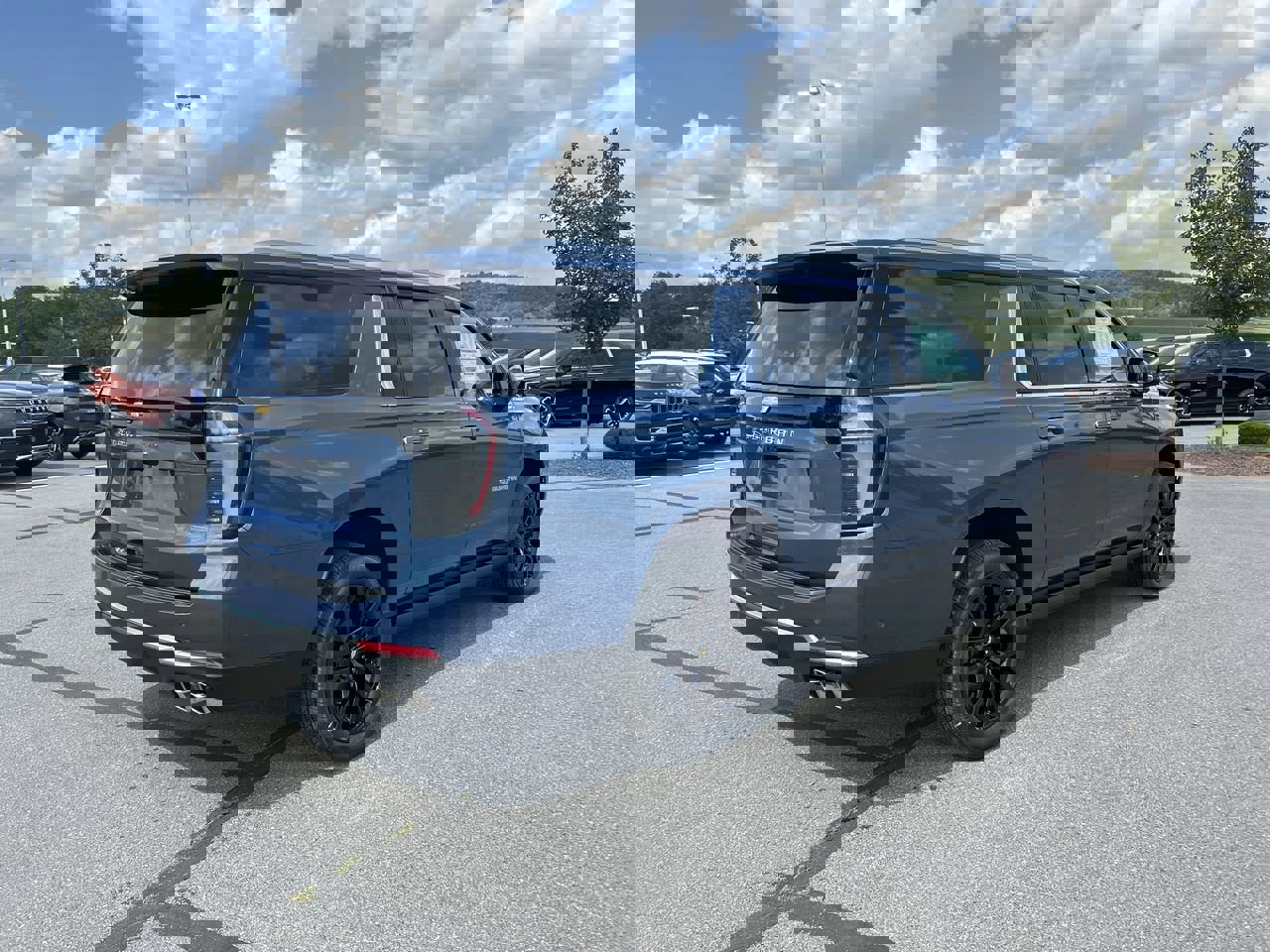 New 2025 Chevrolet Suburban High Country image 7