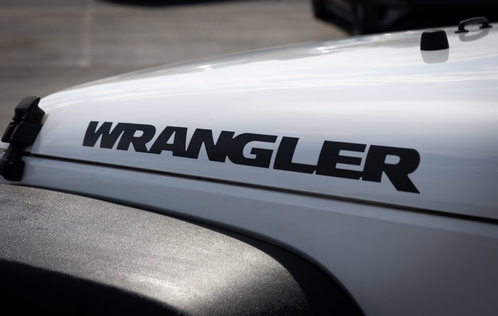 Used 2013 Jeep Wrangler Sport image 3