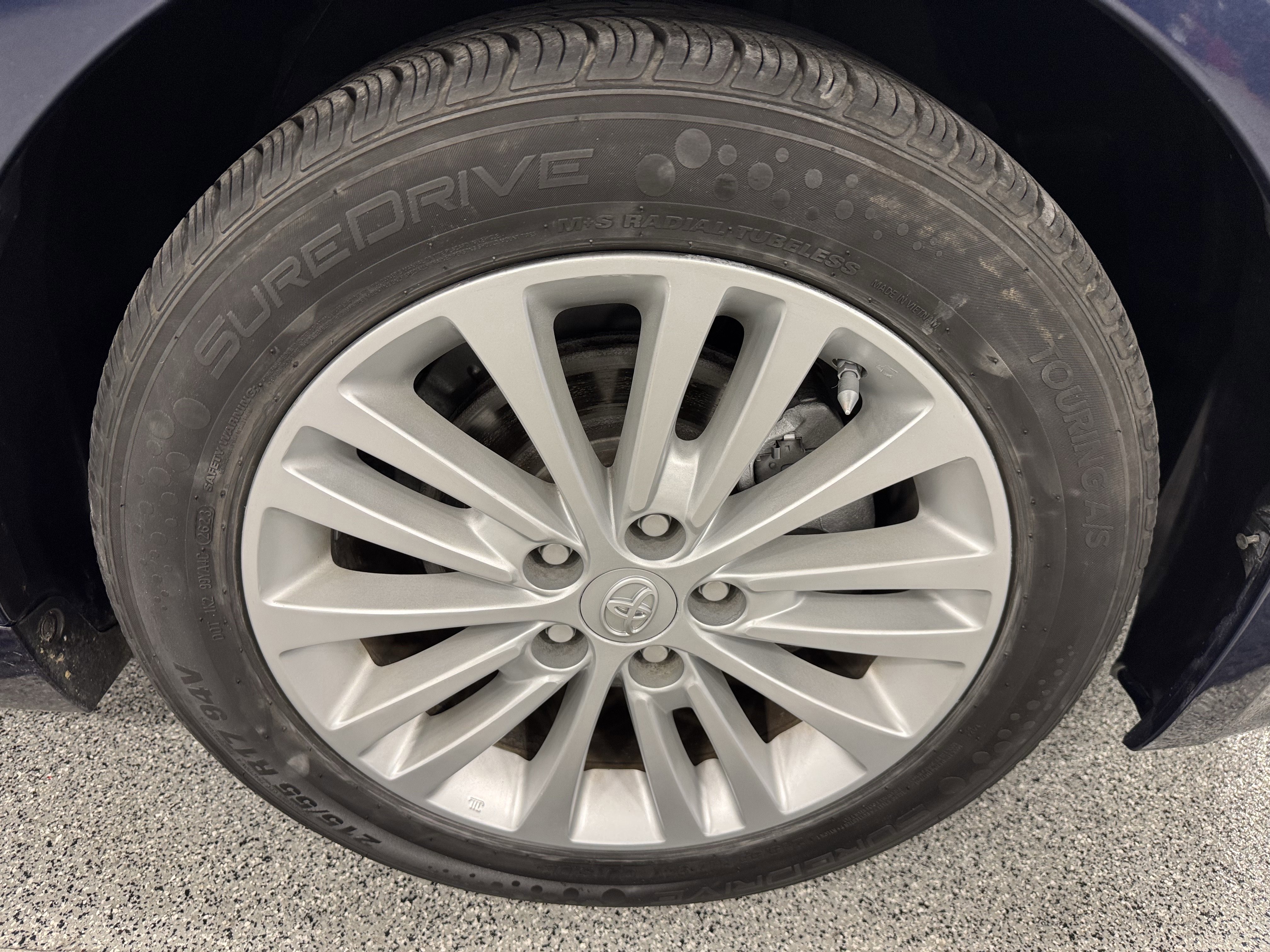 Used 2015 Toyota Avalon XLE Touring image 31