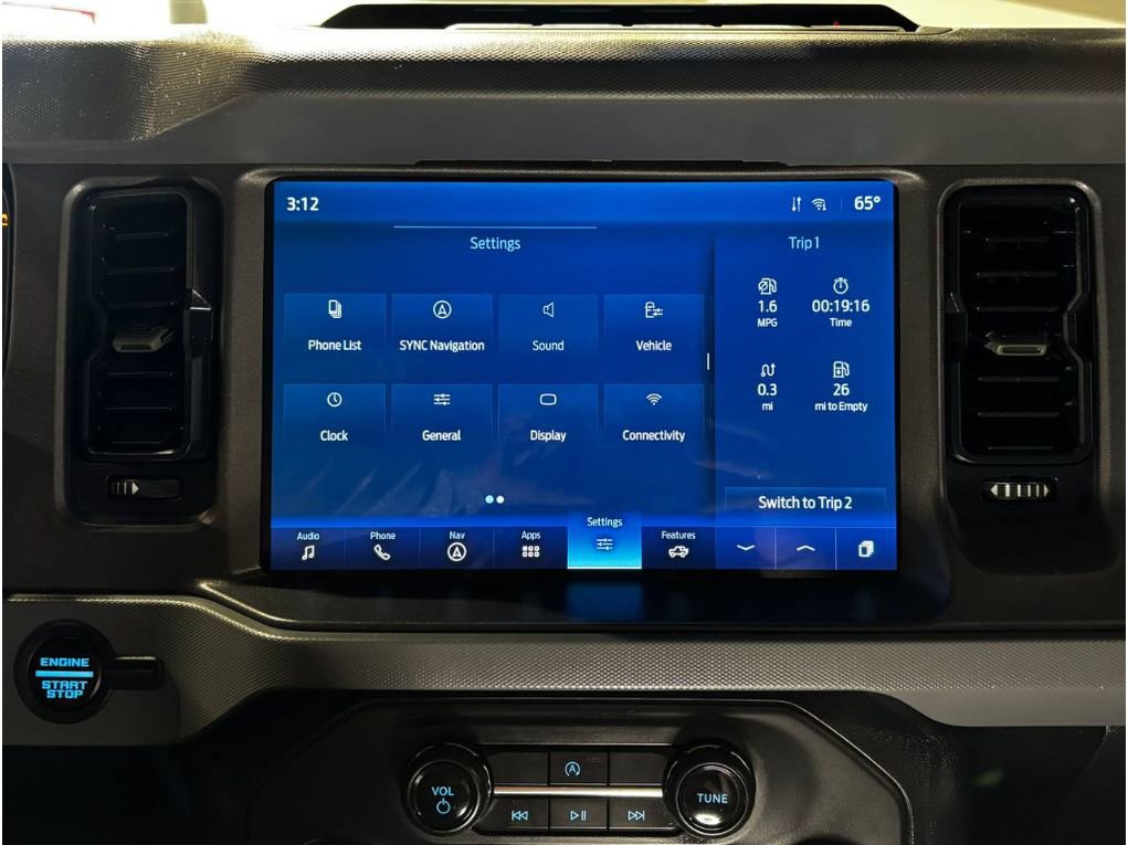 Used 2024 Ford Bronco Everglades image 28