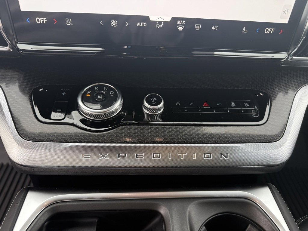 New 2025 Ford Expedition Platinum image 25