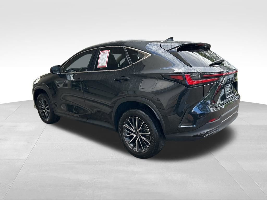Used 2023 Lexus NX 250 FWD w/ Towing Package (2000 Lbs) image 4