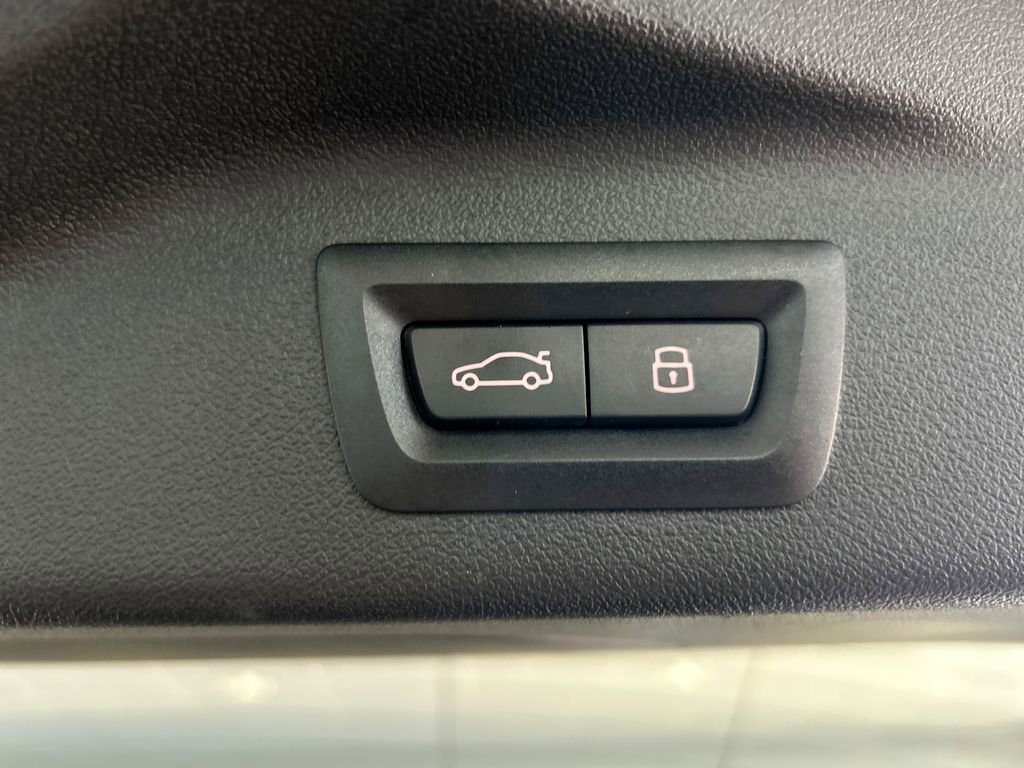 Used 2025 BMW X7 xDrive40i image 52